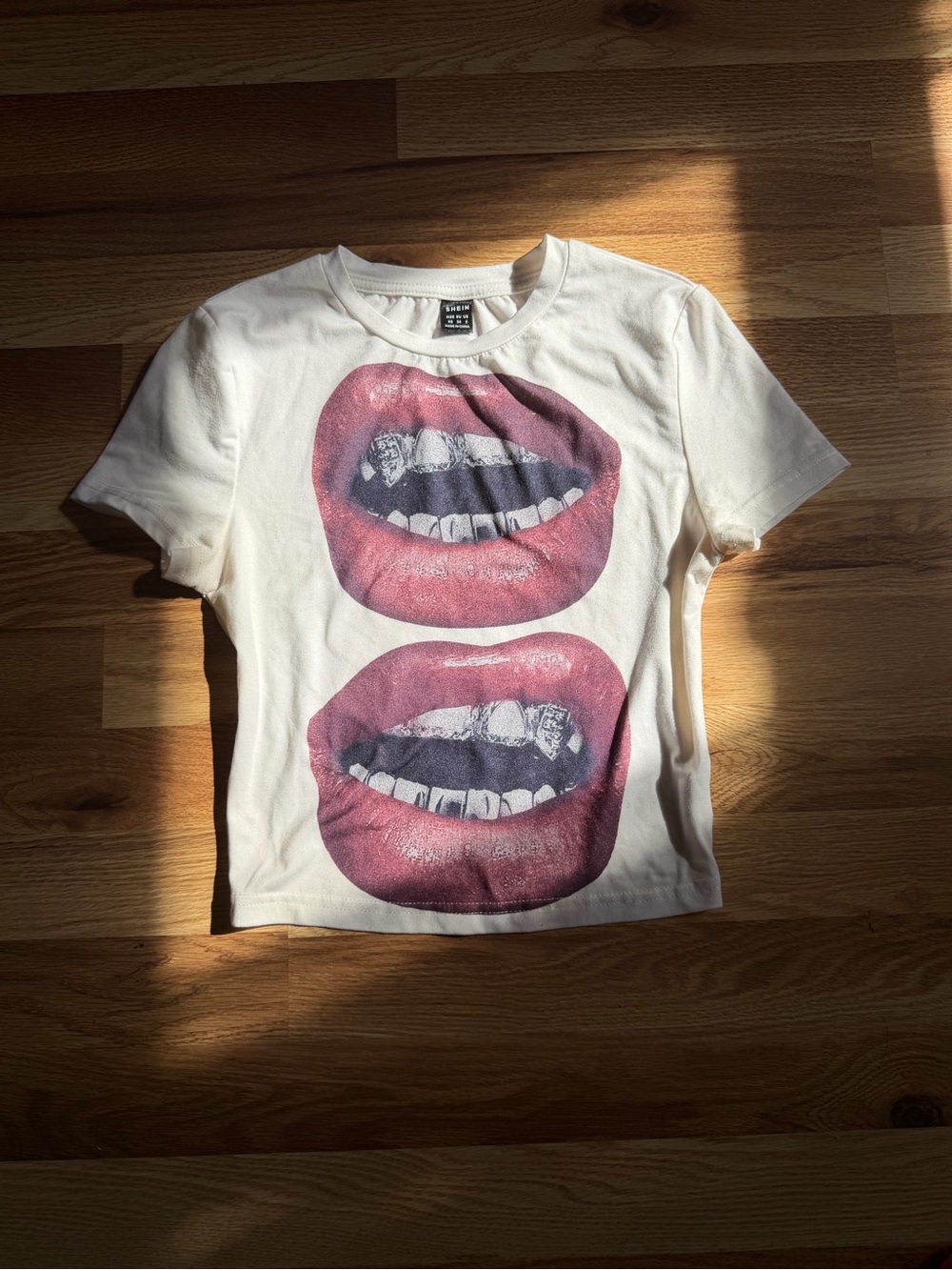 Womens Graphic Lip Print Tee - White